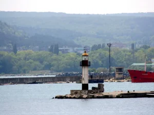 East Breakwater Spur Light