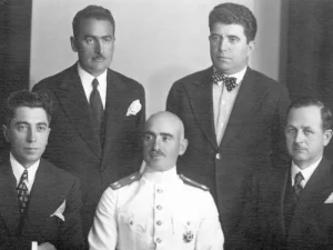 The construction committee (1934) of the V. Varnenchik park-mausoleum; from left to right front – Yanko